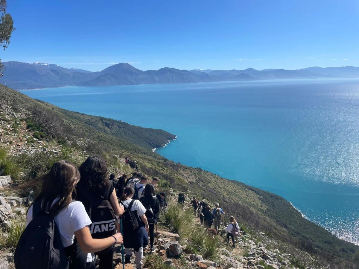 Hotel Locanda Dei Trecento Sapri Bagian luar foto
