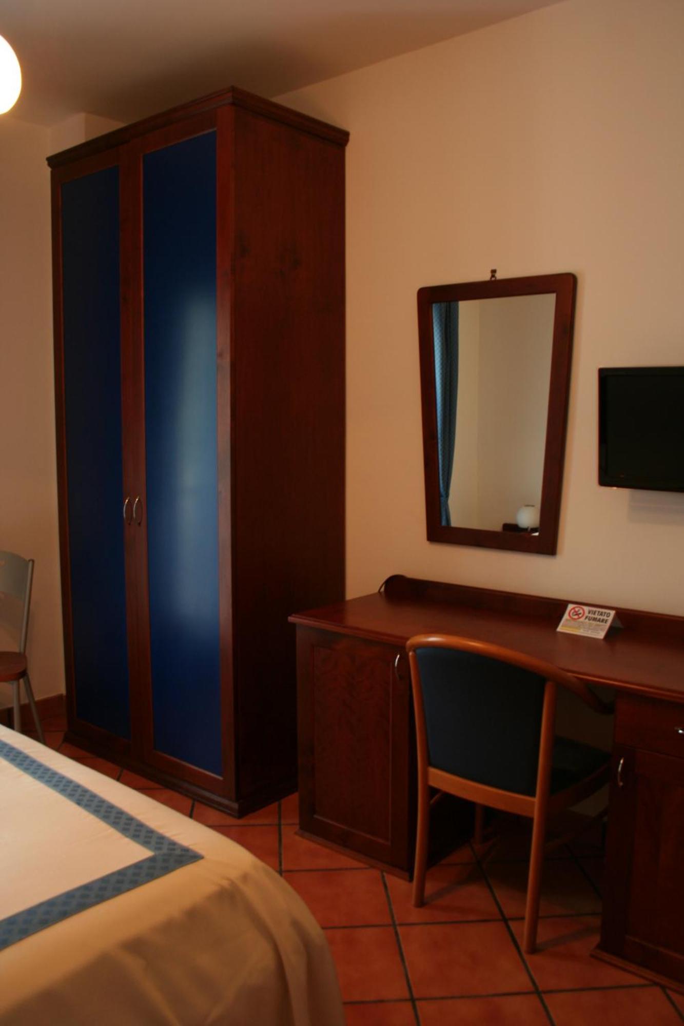 Hotel Locanda Dei Trecento Sapri Bagian luar foto