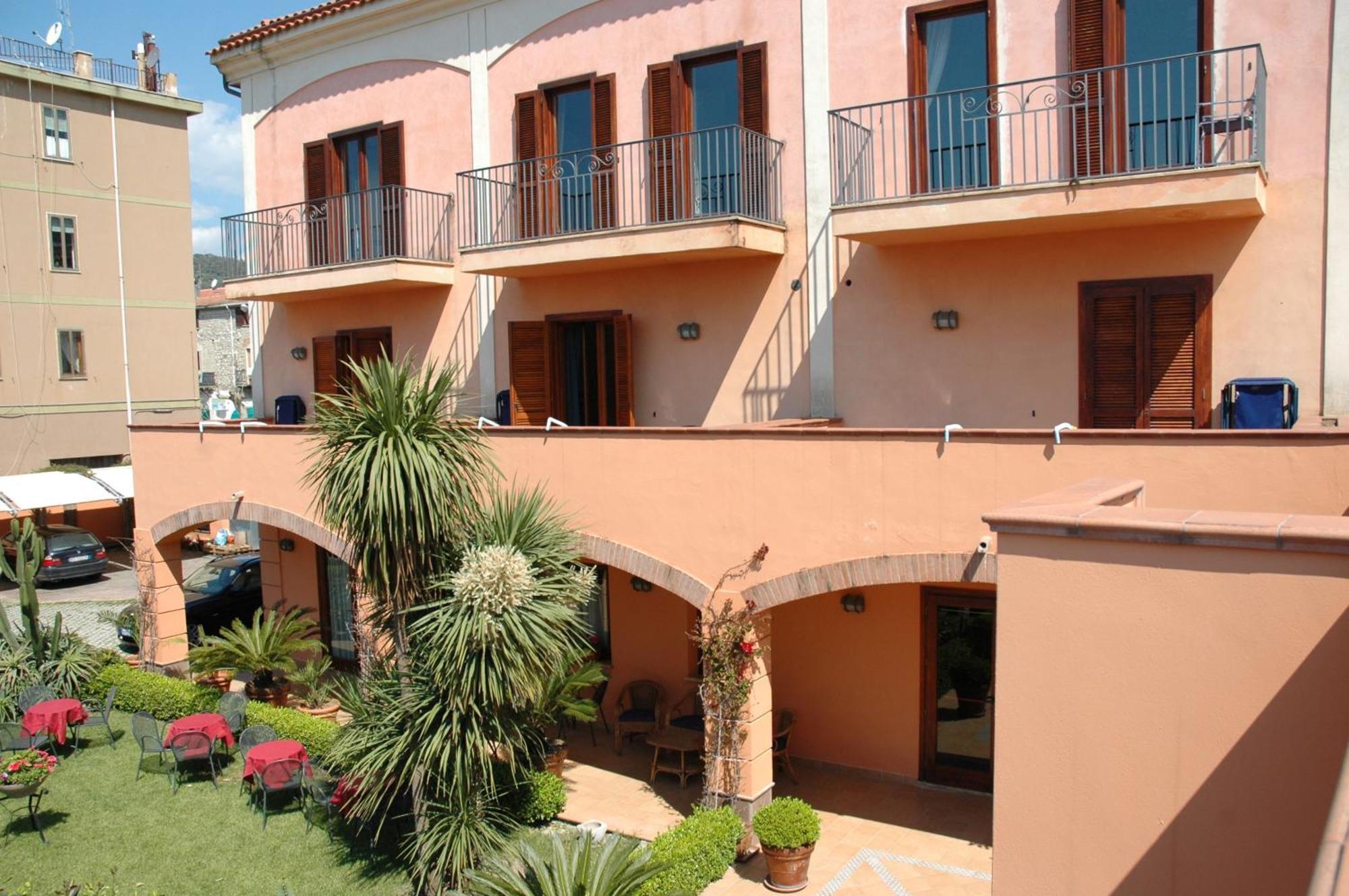 Hotel Locanda Dei Trecento Sapri Bagian luar foto