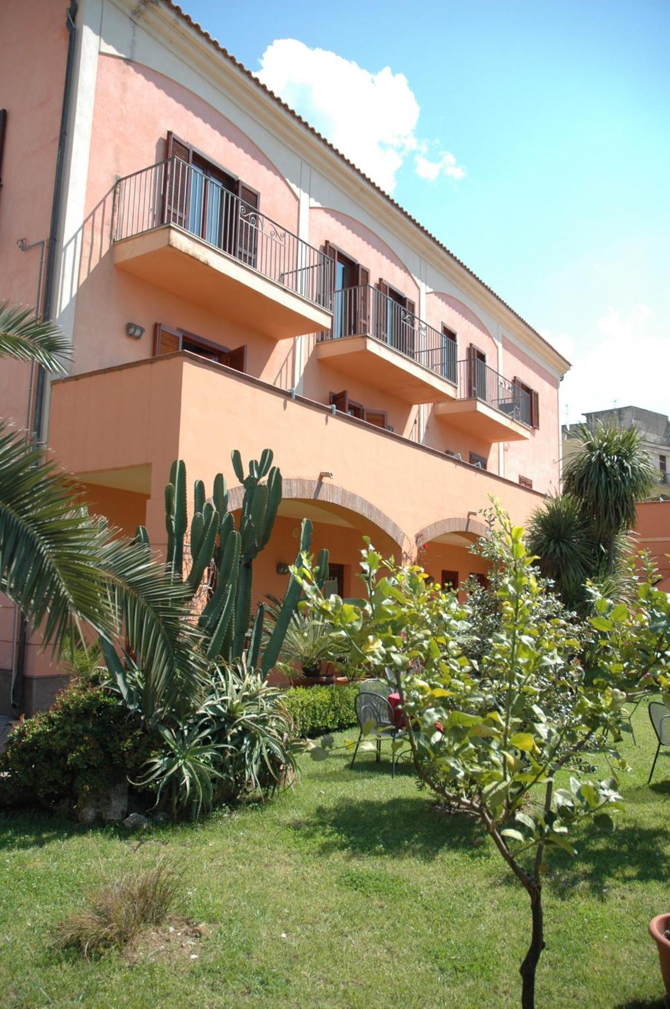 Hotel Locanda Dei Trecento Sapri Bagian luar foto